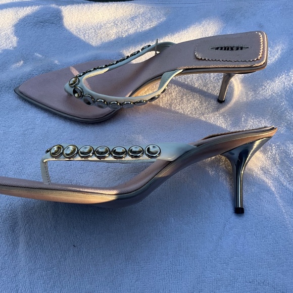 LE SILLA Studded Kitten Heel Slide Thong Sandal 9 39 - Picture 9 of 16